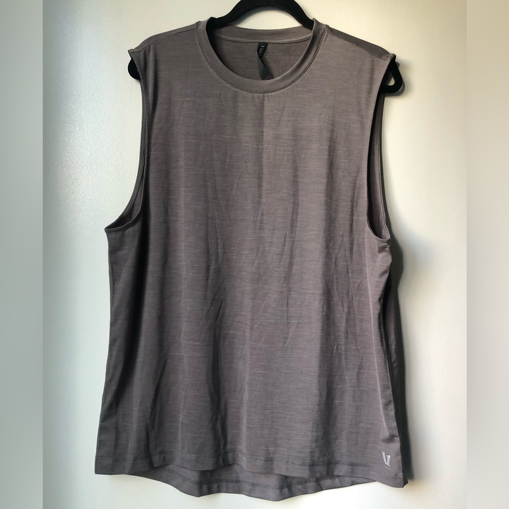 Vuori Sage Green Muscle Tee Size L